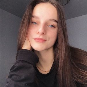 Meet your Posher, Daphne